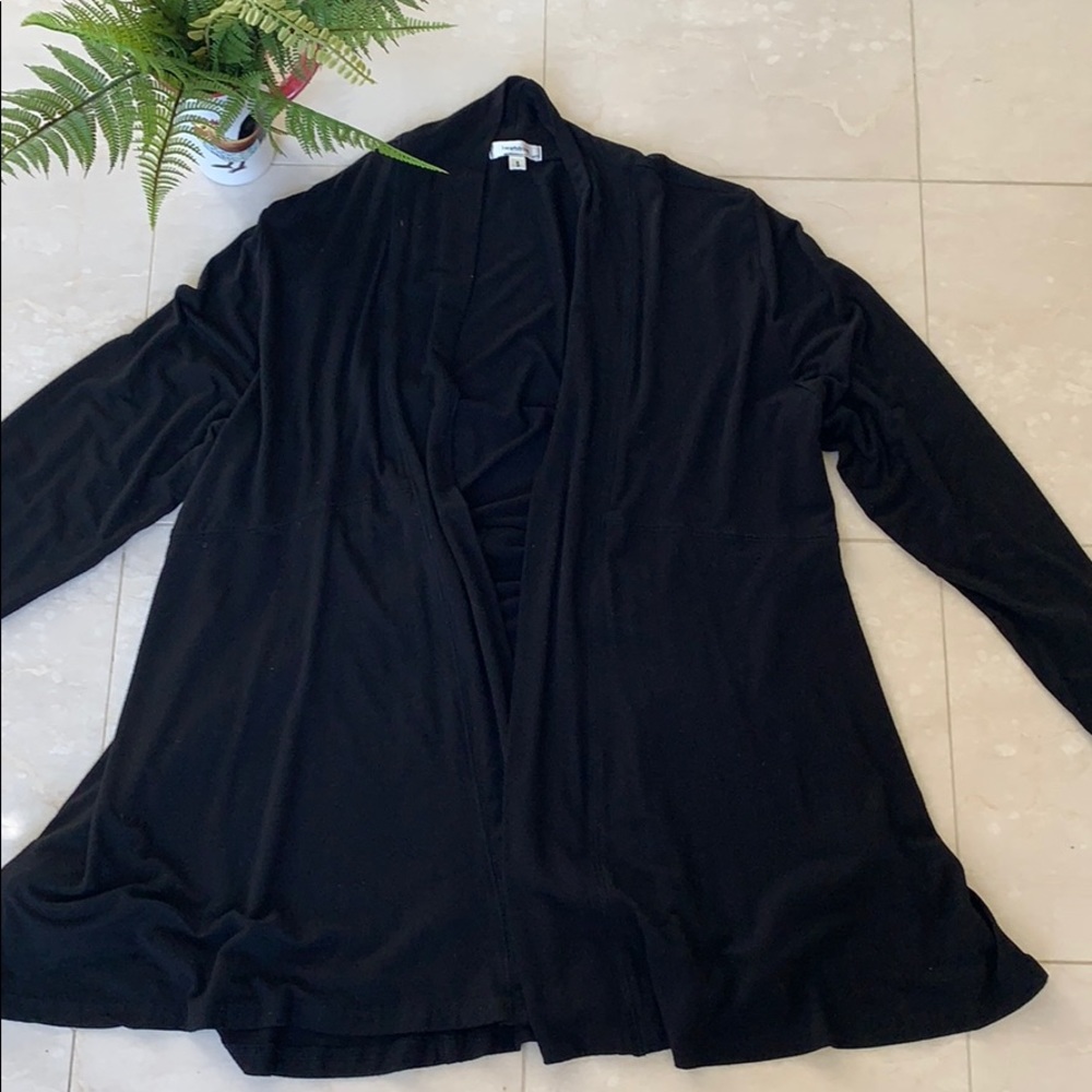 Heartstring black open cardigan